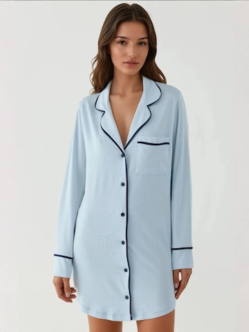 Chemise de nuit 'Lounge-Kleider' Hiccup en bleu : devant
