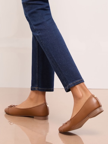 Ballerina di Lipsy in marrone