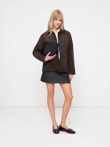 JDY Φθινοπωρινό και ανοιξιάτικο μπουφάν 'JDYPARKER' σε καφέ