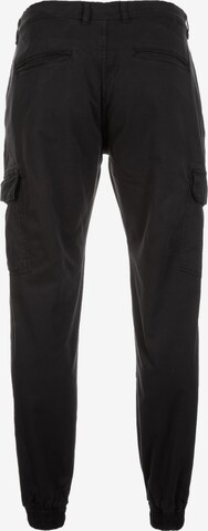 Tapered Pantaloni cargo di Urban Classics in nero