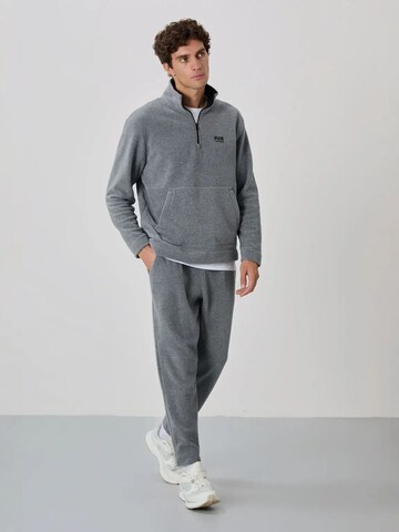 Pantalon Tommy Life en gris : devant