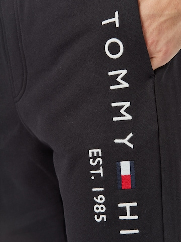 Tapered Pantaloni di TOMMY HILFIGER in nero