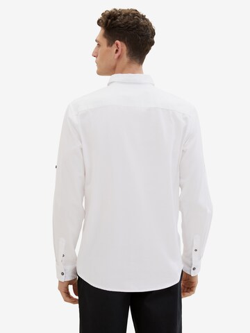 Coupe regular Chemise TOM TAILOR en blanc