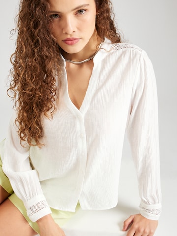 Camicia da donna 'Valentina' di ABOUT YOU in bianco