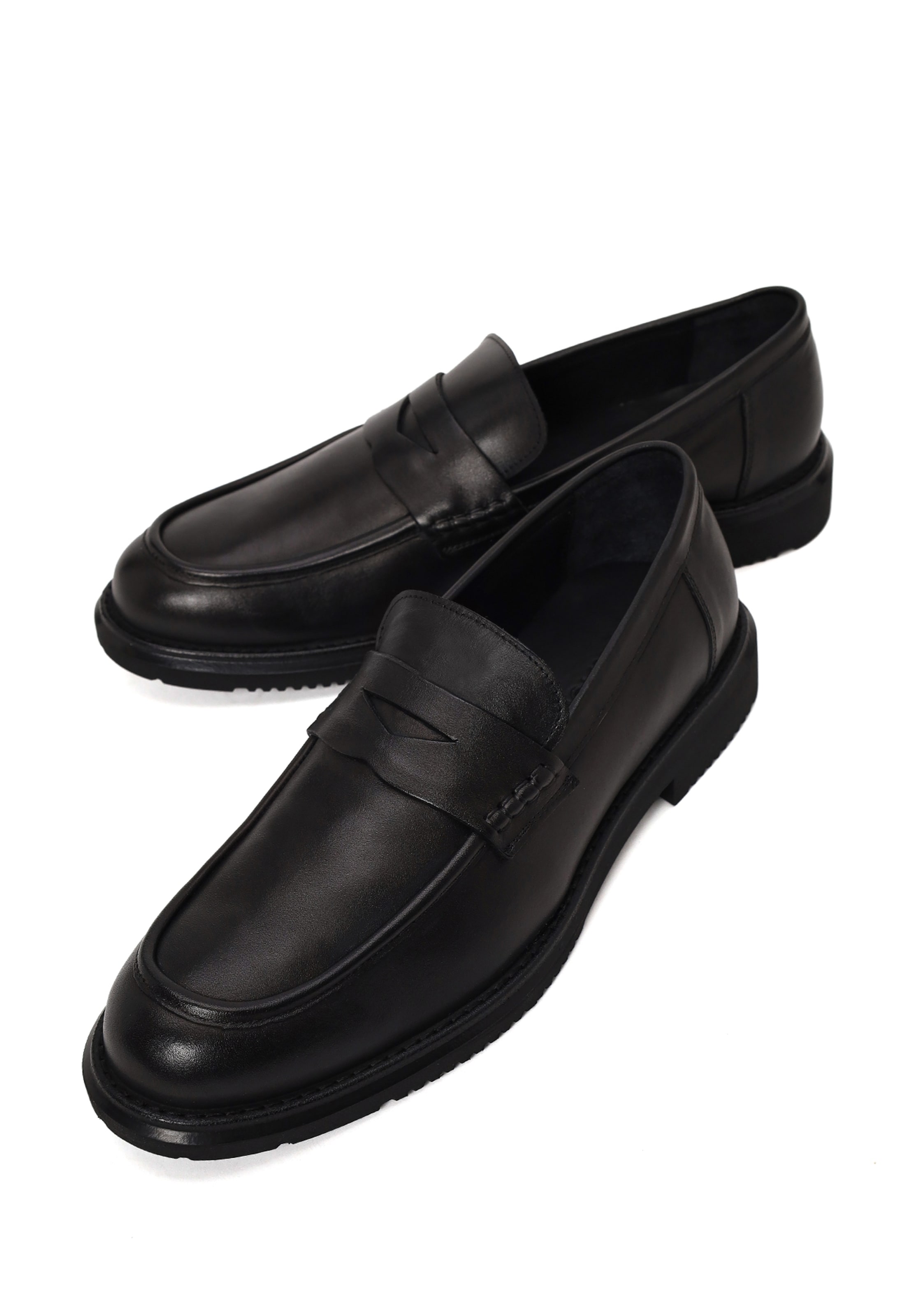 Derimod Classic Flats in Black