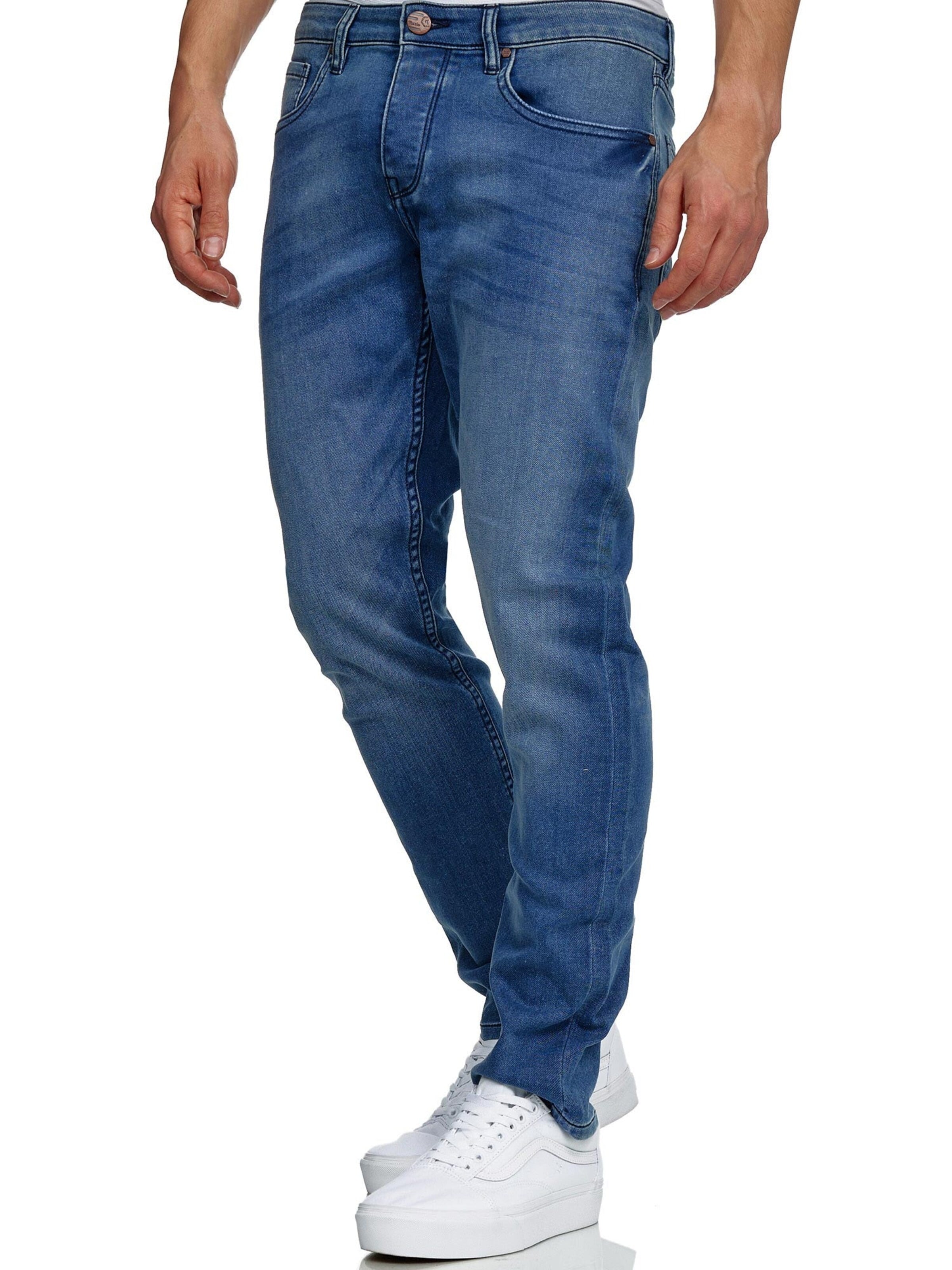 Jean 'A106' Tazzio en bleu : devant
