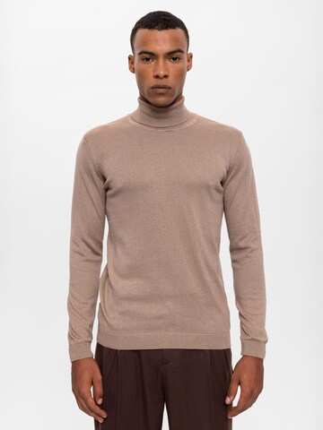 Antioch Pullover in Braun: Vorderseite