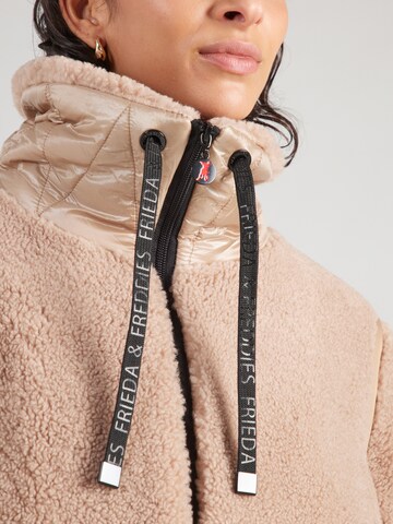 Frieda & Freddies NY Between-Season Jacket in Beige