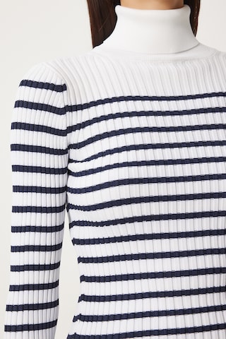 Happiness İstanbul Pullover in Beige