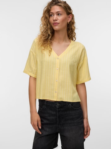 VERO MODA - Blusa en amarillo: frente