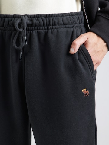 Abercrombie & Fitch Voľný strih Nohavice - Čierna
