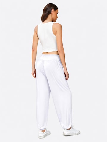 AOTTORI Regular Pants in White
