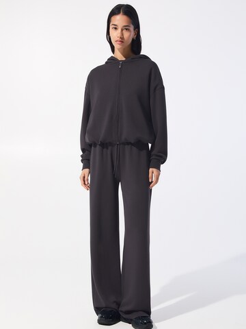 Pull&Bear Суичъри с качулка в сиво