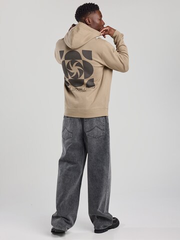 America Today Sweatshirt in Bruin