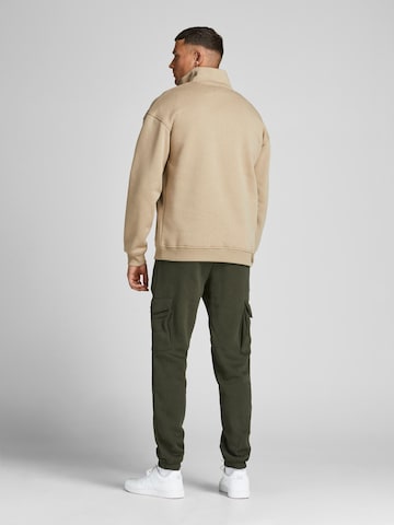 žalia JACK & JONES Siaurėjantis Laisvo stiliaus kelnės 'JJIGordon JJClassic'