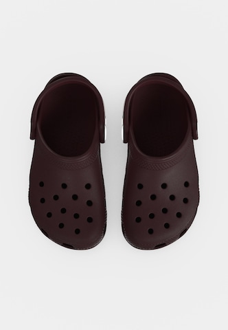 Crocs - Zapatos abiertos 'Classic' en rojo