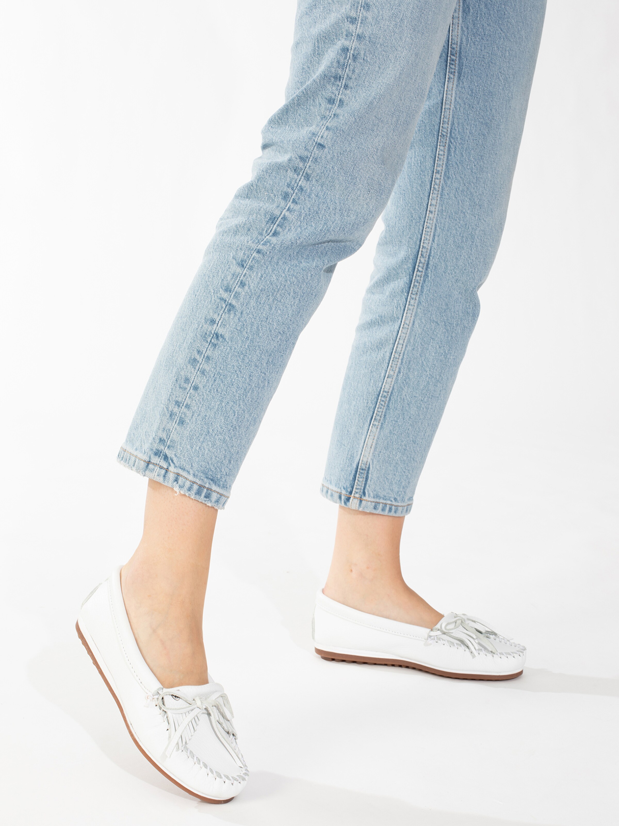 Minnetonka Mokasíny 'Kilty plus' – bílá