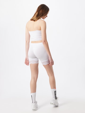 Cream Skinny Shorts 'Matilda' in Weiß