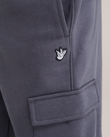 WE Fashion Regular Trousers in Grey