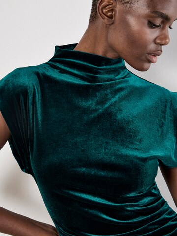 Apricot Dress in Green