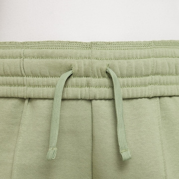 Nike Sportswear Regular Pants in Green