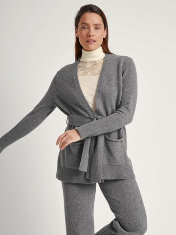 CALIDA Strickjacke 'The Cosy Collection'‌‌‌‌‌‌‌ in Grau: Vorderseite