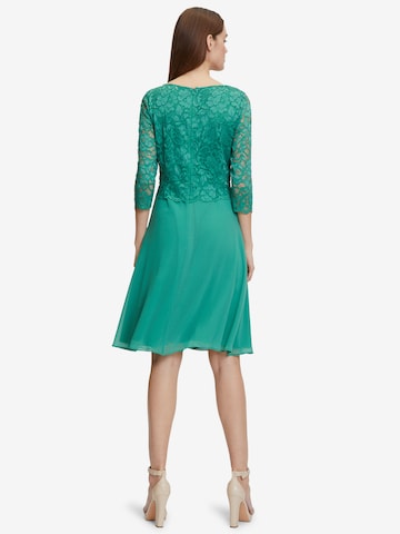 Robe de cocktail Vera Mont en vert