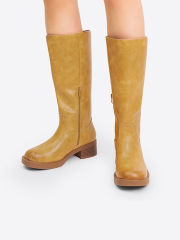 Dream Pairs Boots in Yellow