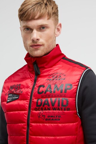 CAMP DAVID Liivi värissä punainen