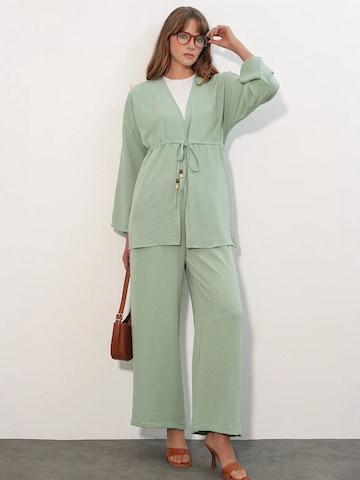 Pantalons de tailleur Bigdart en vert : devant
