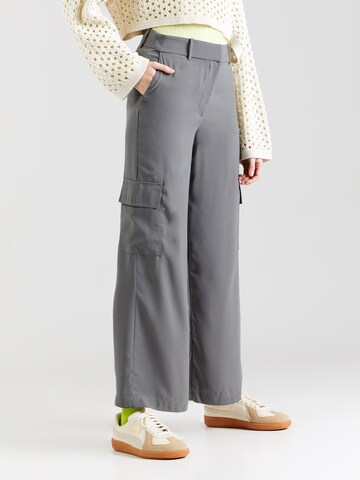 Wide leg Pantaloni cargo 'Falda' di STUDIO SELECT in grigio: frontale
