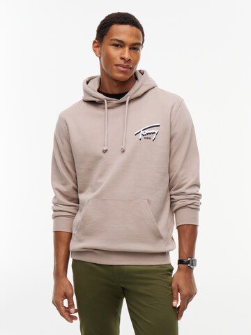 Felpa 'NYC' di Tommy Jeans in grigio