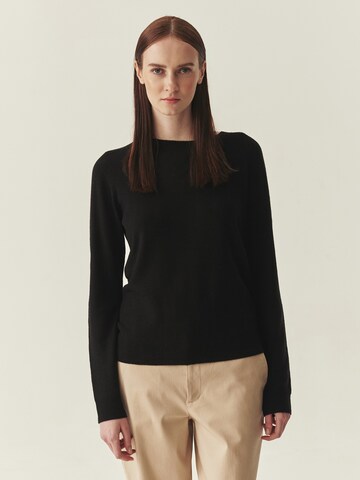 TATUUMPulover - crna boja: prednji dio