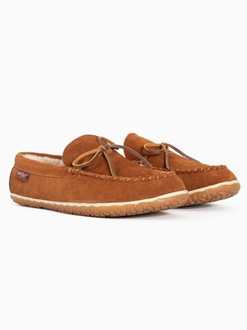 Minnetonka - Mocassins 'Taft' em castanho