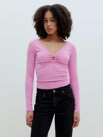 EDITED T-shirt 'Orpha' i rosa: framsida