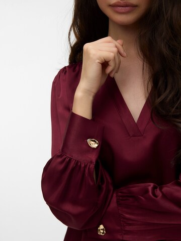 Chemisier 'VMCHARM' VERO MODA en rouge