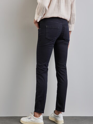 STREET ONE Slimfit Jeans 'Envy' i blå
