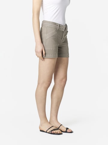 Regular Jeans de la KOROSHI pe verde