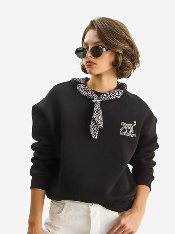Bianco Lucci Sweatshirt in Black