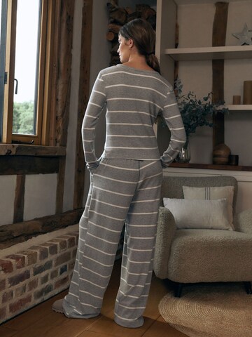 Next - Pijama en gris