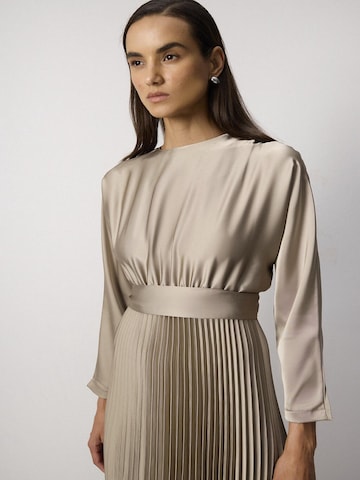 Touche Prive Dress in Grey