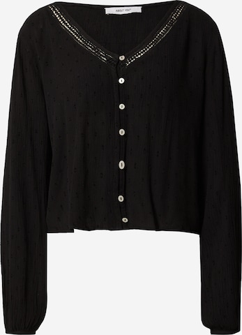 ABOUT YOU Blouse 'Pia' in Zwart: voorkant