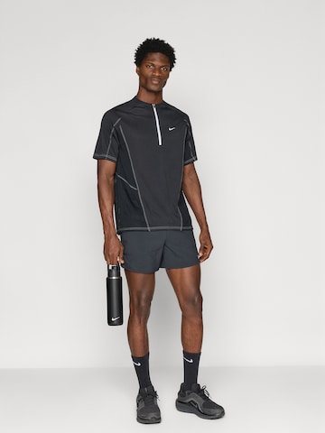 NIKE Функционална тениска 'RETRO' в черно