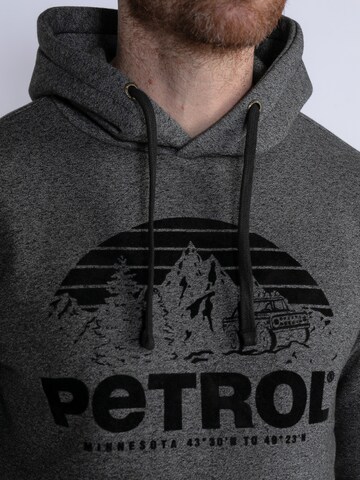 Petrol Industries Sweatshirt 'Ripon' in Grau