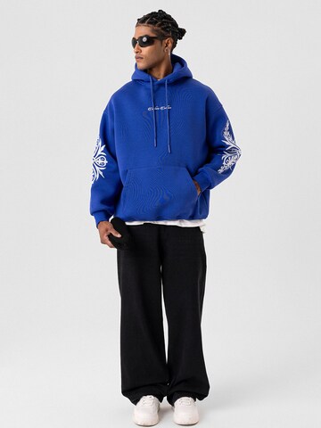 VAMOS CLO Sweatshirt i blå