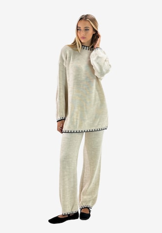 Elara Broekpak in Beige: voorkant