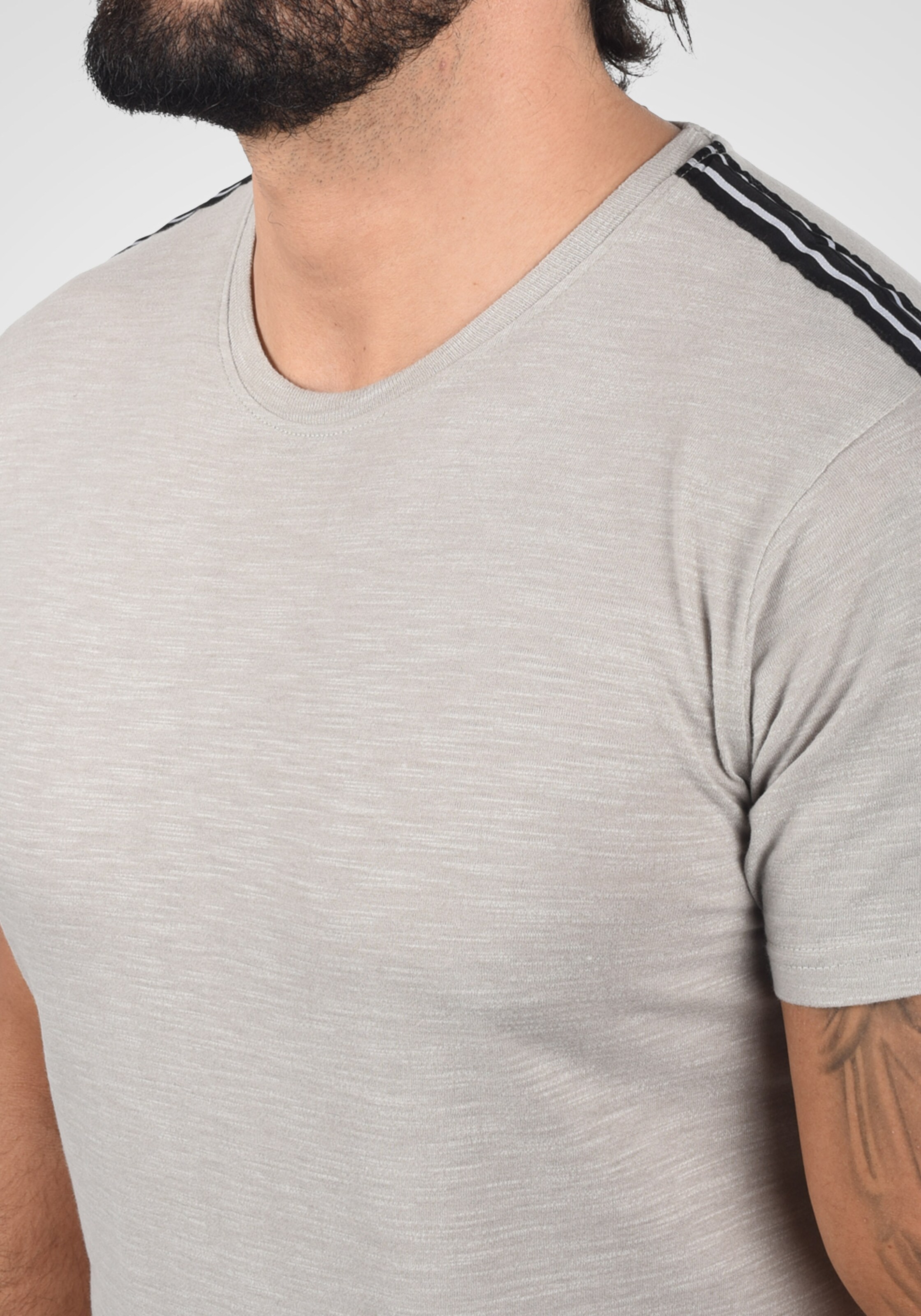 Männer Shirts  Solid T-Shirt 'Gawan' in Grau - ZS51694