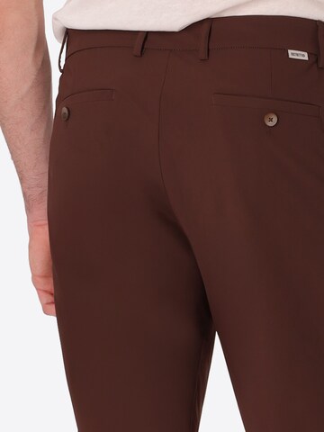 regular Pantaloni con pieghe 'Rio Pence' di Distretto12 in marrone
