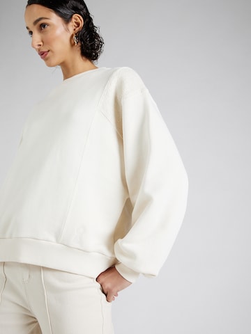 Sweat-shirt 'WINONAA' ARMEDANGELS en blanc