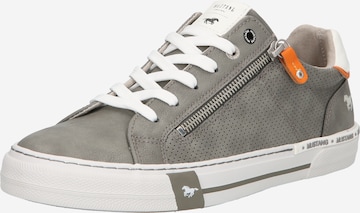 MUSTANG Sneaker low i grå: forside